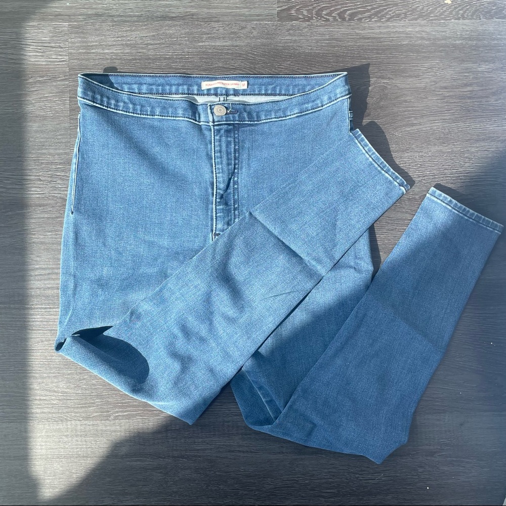 Levi’s skinny jeans!